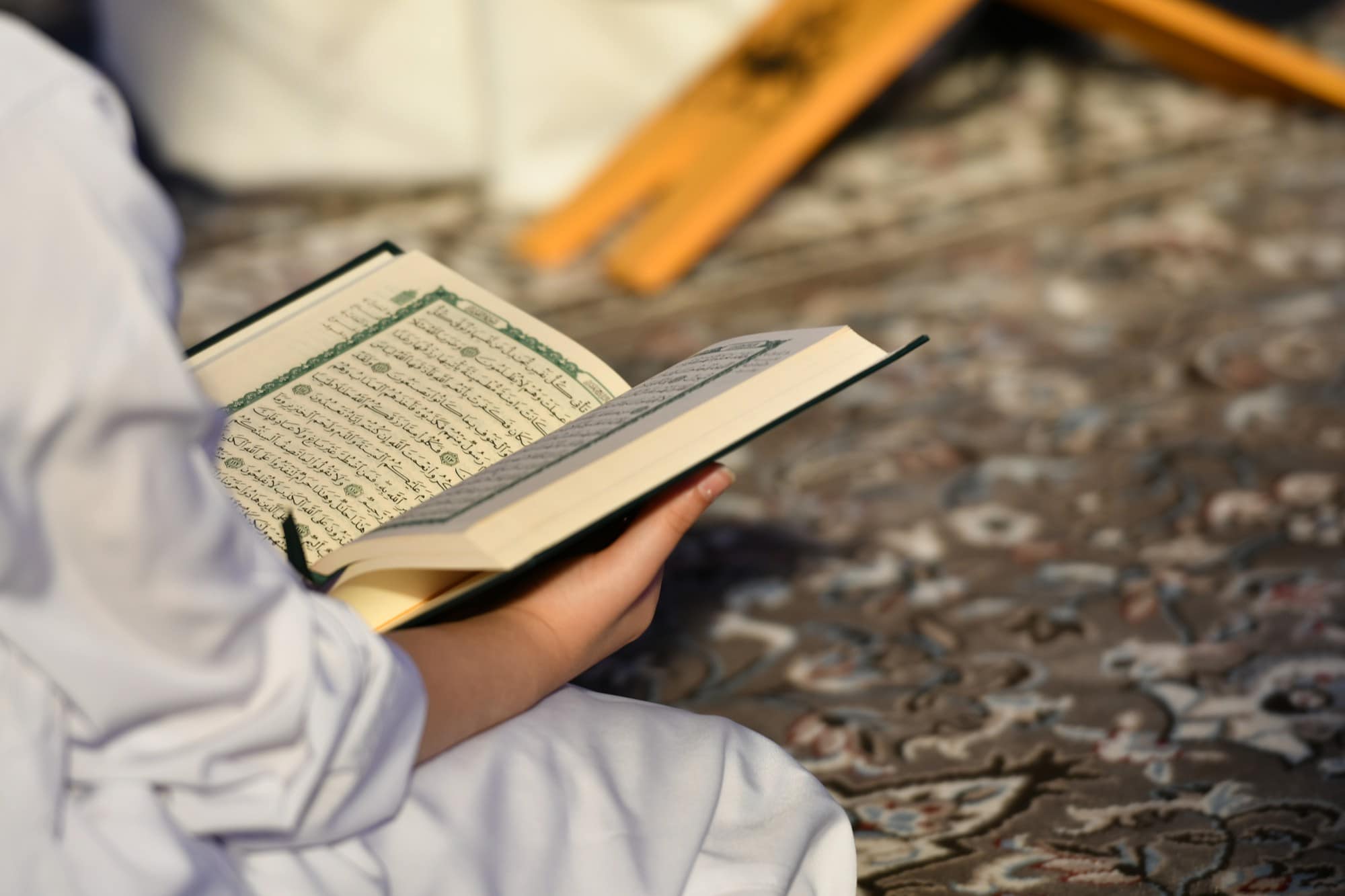 Est-on Récompensé de Lire le Coran en Français - Merkez al Bourhan