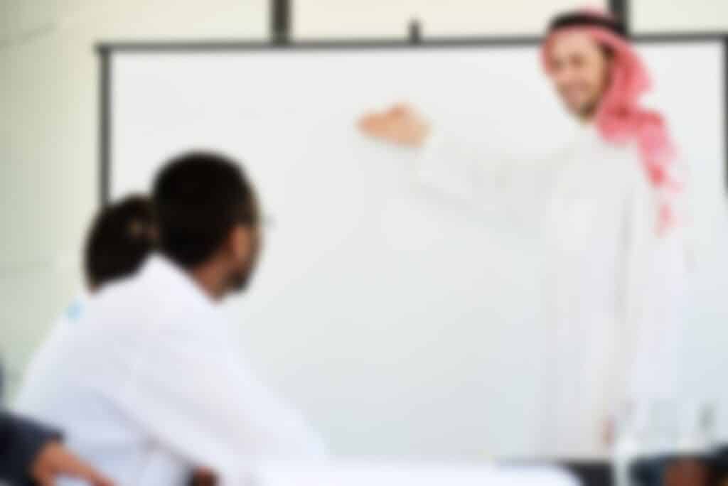 Comment bien choisir son professeur d’arabe ? Les 7 critères essentiels - Merkez al Bourhan