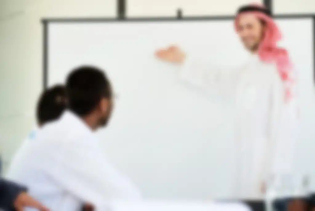 Comment bien choisir son professeur d’arabe ? Les 7 critères essentiels - Merkez al Bourhan
