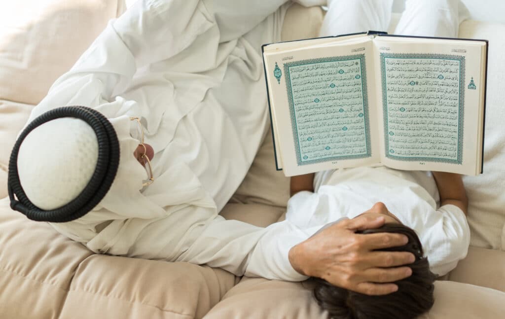 5 raisons pour lesquelles l’arabe rapproche le musulman de la sīra du Prophète ﷺ - Merkez al Bourhan
