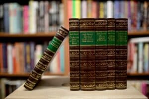 Le rôle des dictionnaires spécialisés (tafsīr, balāgha, nahw) dans l’étude - Merkez al Bourhan