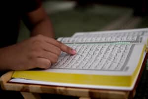 Pourquoi la compréhension du Qur’an dépend de la grammaire arabe - Merkez al Bourhan