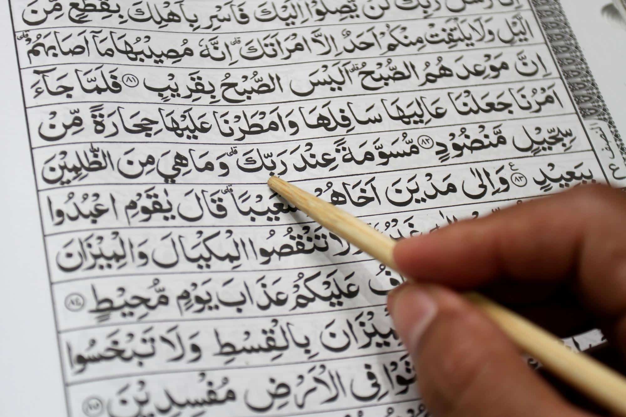 Comment apprendre la conjugaison arabe sans se perdre dans la théorie ?