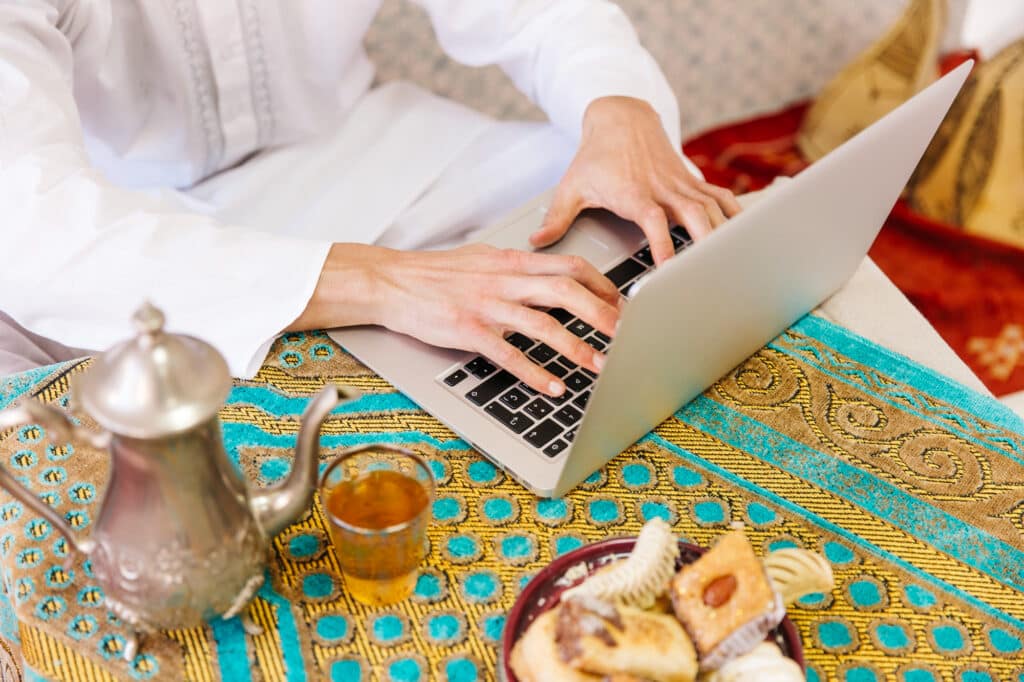 Cours d’arabe en ligne : comment choisir une formation fiable et sérieuse ?